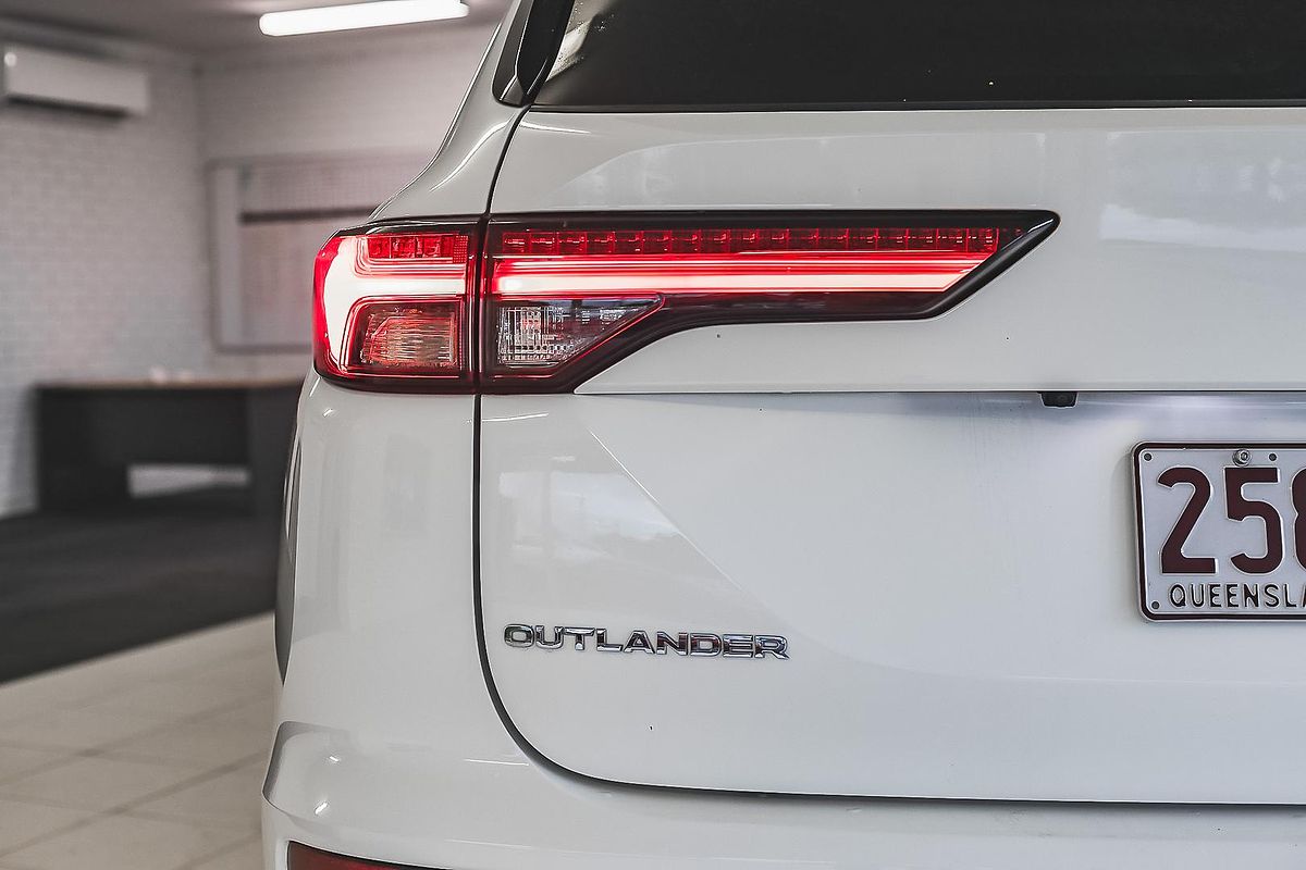 2022 Mitsubishi Outlander LS ZM
