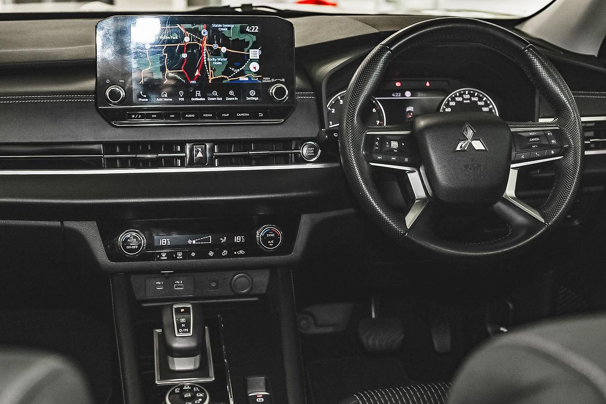 2022 Mitsubishi Outlander LS ZM