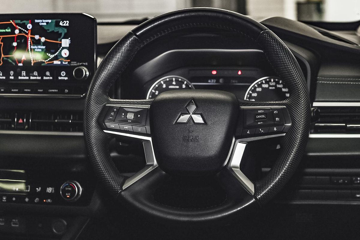 2022 Mitsubishi Outlander LS ZM
