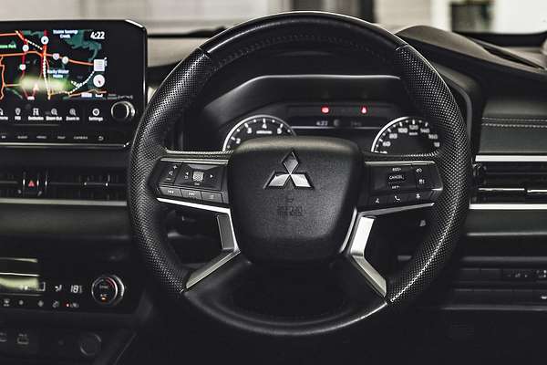 2022 Mitsubishi Outlander LS ZM