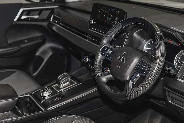 2022 Mitsubishi Outlander LS ZM