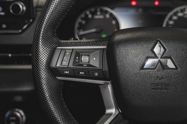 2022 Mitsubishi Outlander LS ZM