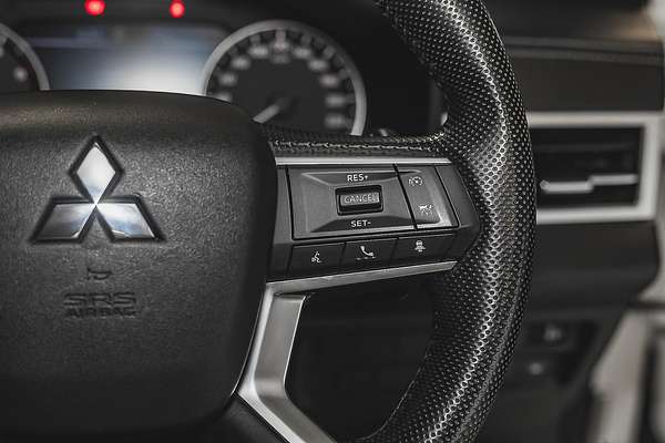 2022 Mitsubishi Outlander LS ZM