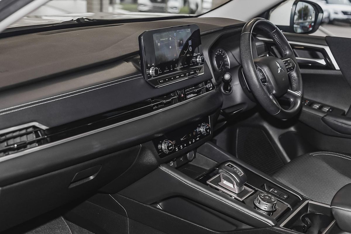 2022 Mitsubishi Outlander LS ZM