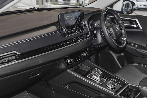 2022 Mitsubishi Outlander LS ZM