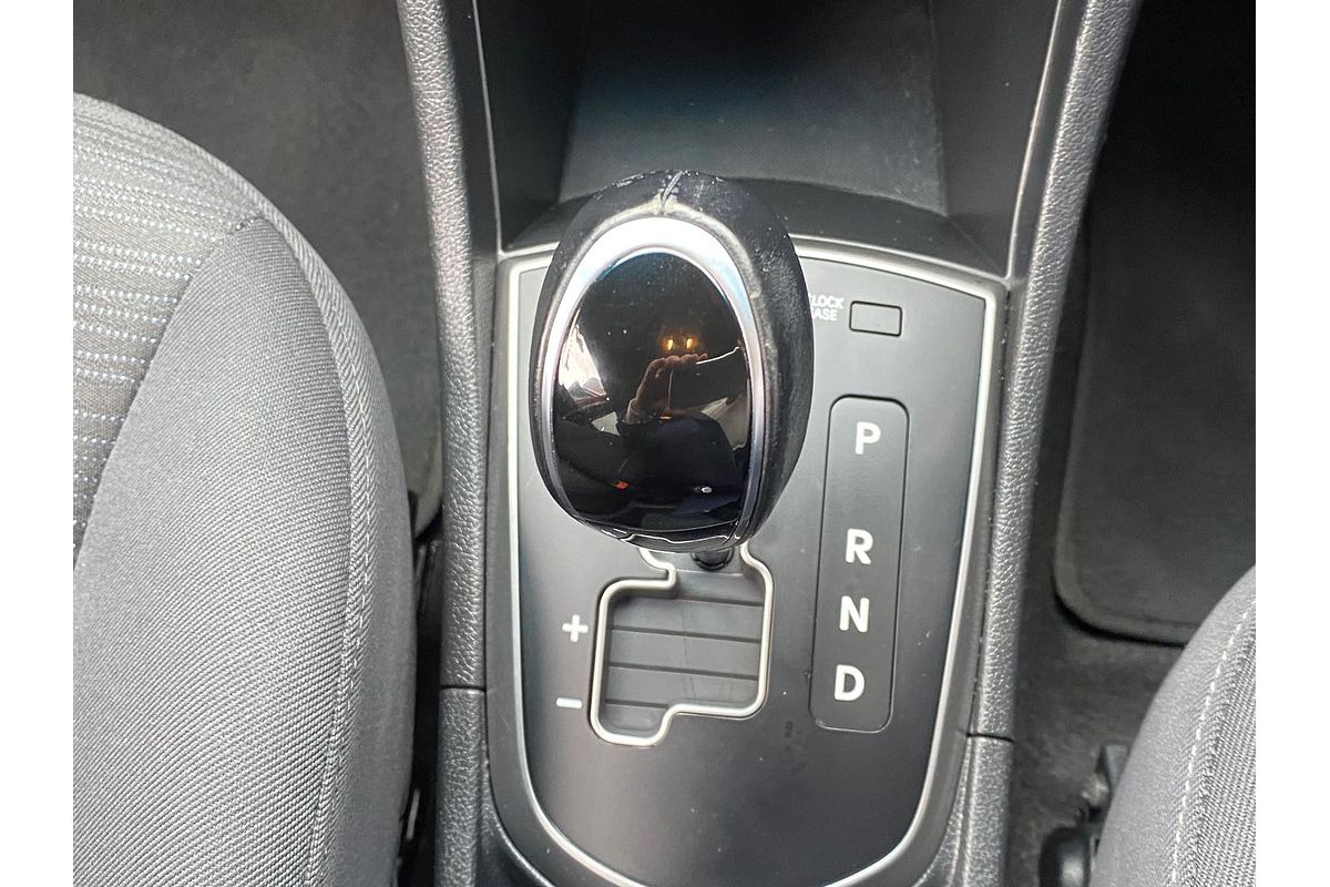 2019 Hyundai Accent Sport RB6