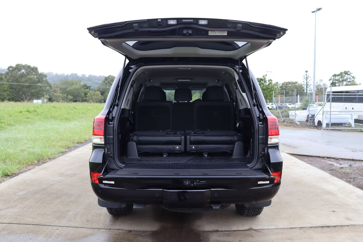 2020 Toyota Landcruiser Sahara VDJ200R