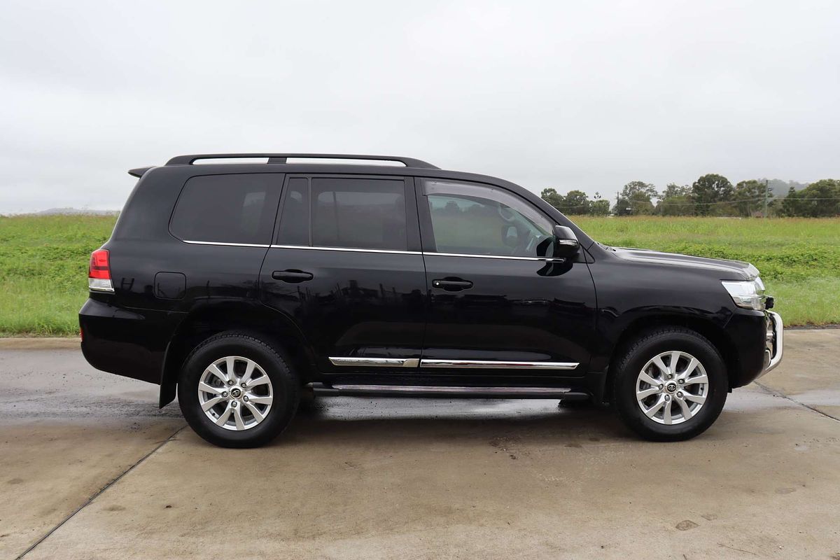 2020 Toyota Landcruiser Sahara VDJ200R