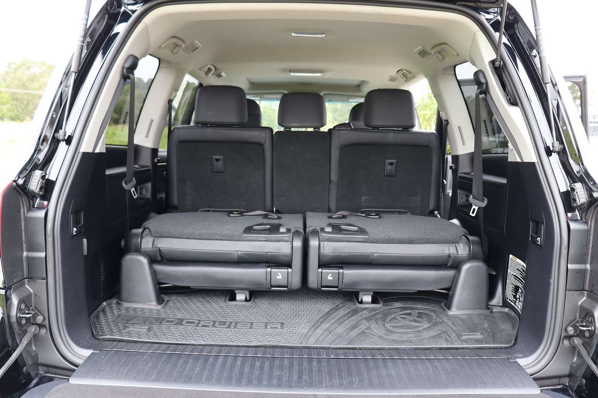 2020 Toyota Landcruiser Sahara VDJ200R