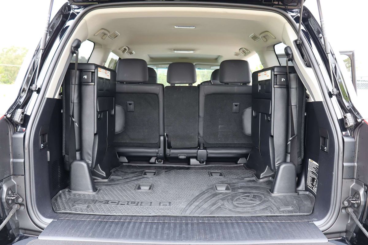 2020 Toyota Landcruiser Sahara VDJ200R