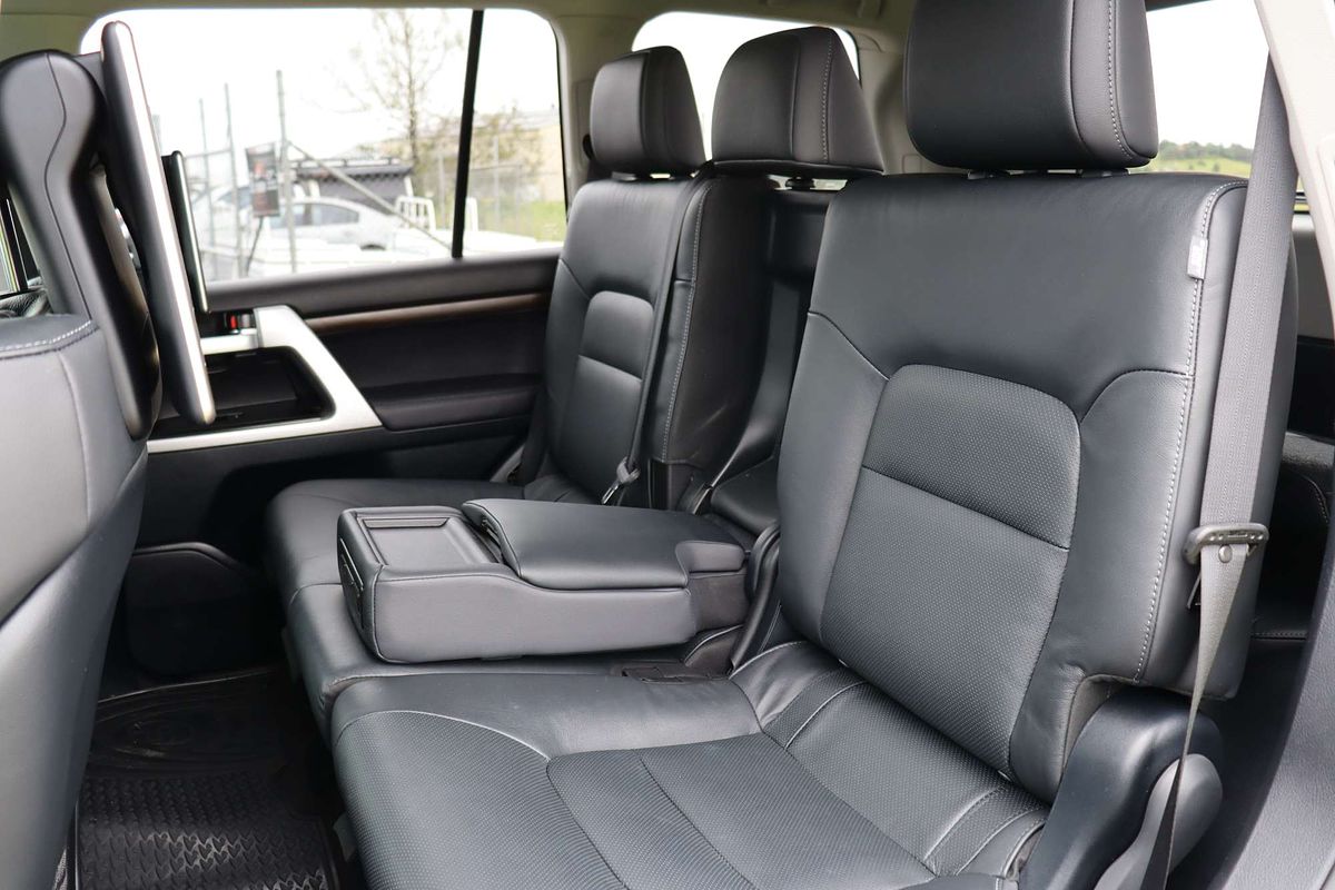 2020 Toyota Landcruiser Sahara VDJ200R