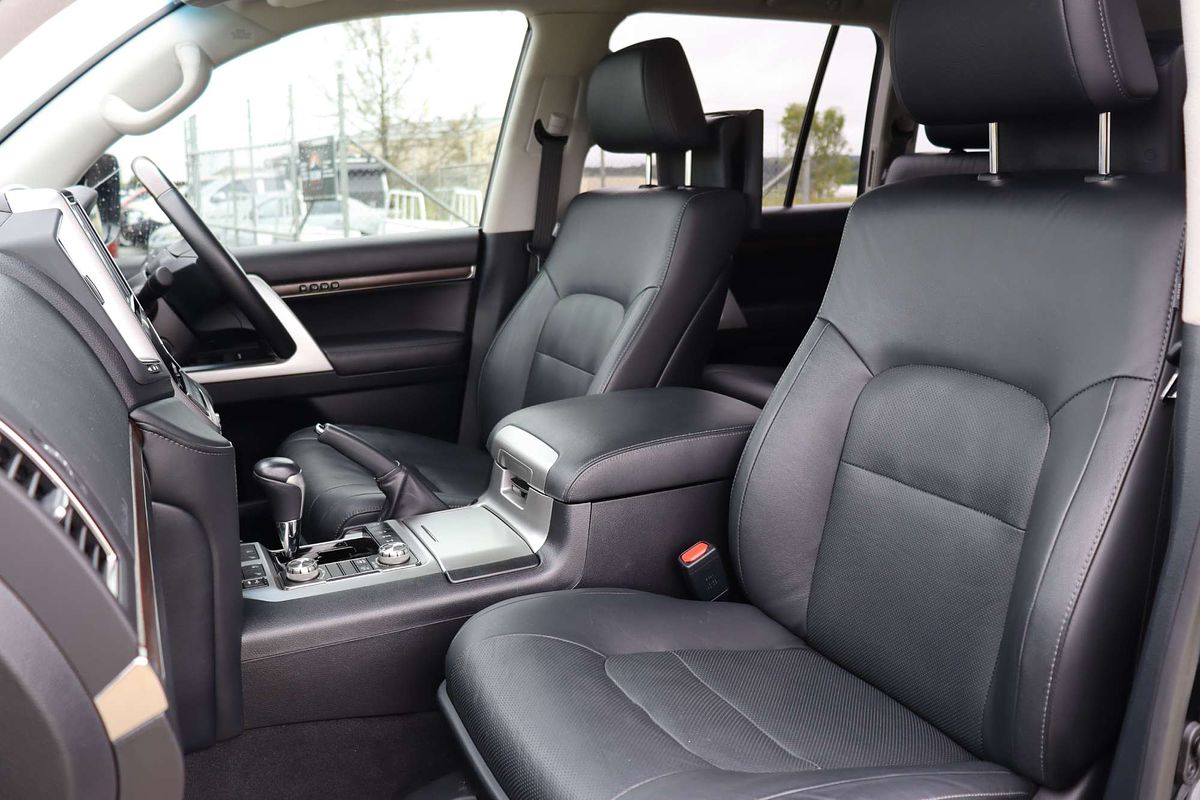 2020 Toyota Landcruiser Sahara VDJ200R