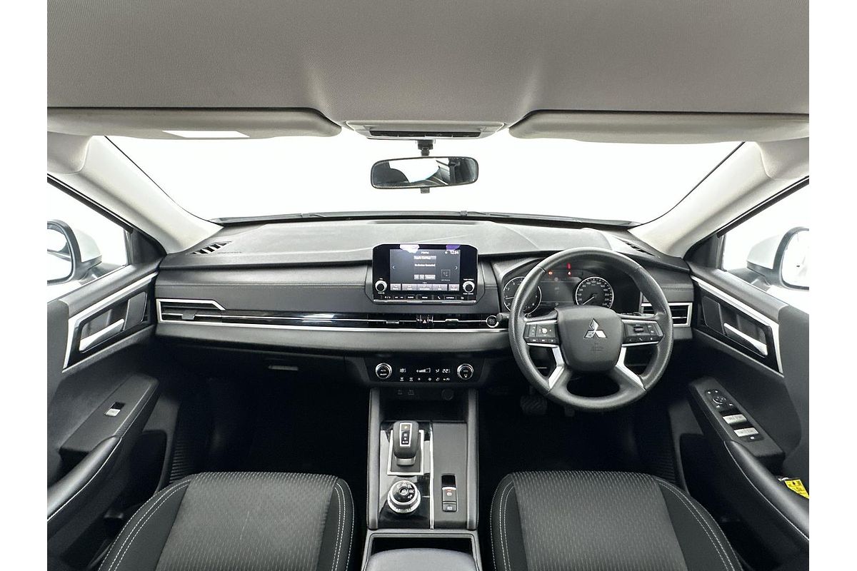 2024 Mitsubishi Outlander ES ZM