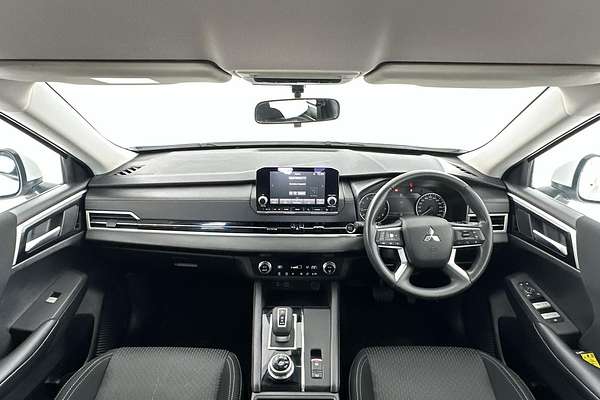 2024 Mitsubishi Outlander ES ZM