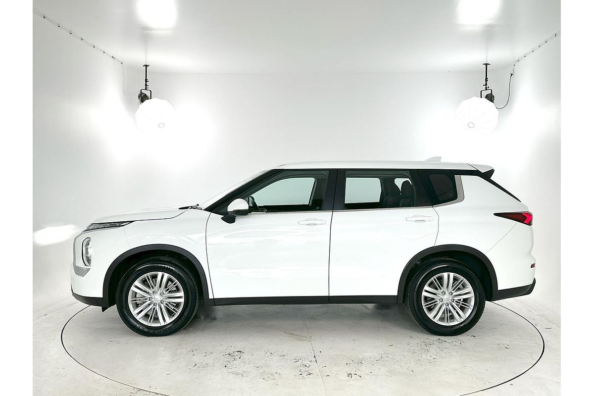 2024 Mitsubishi Outlander ES ZM