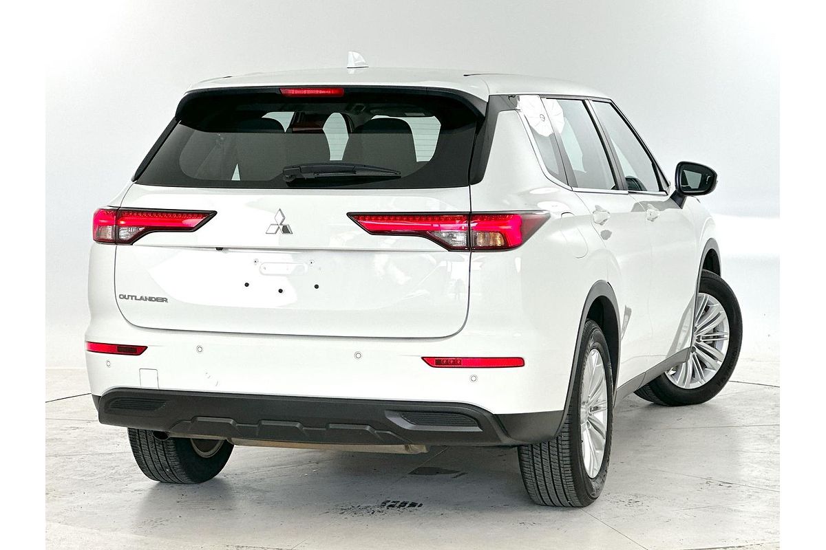 2024 Mitsubishi Outlander ES ZM