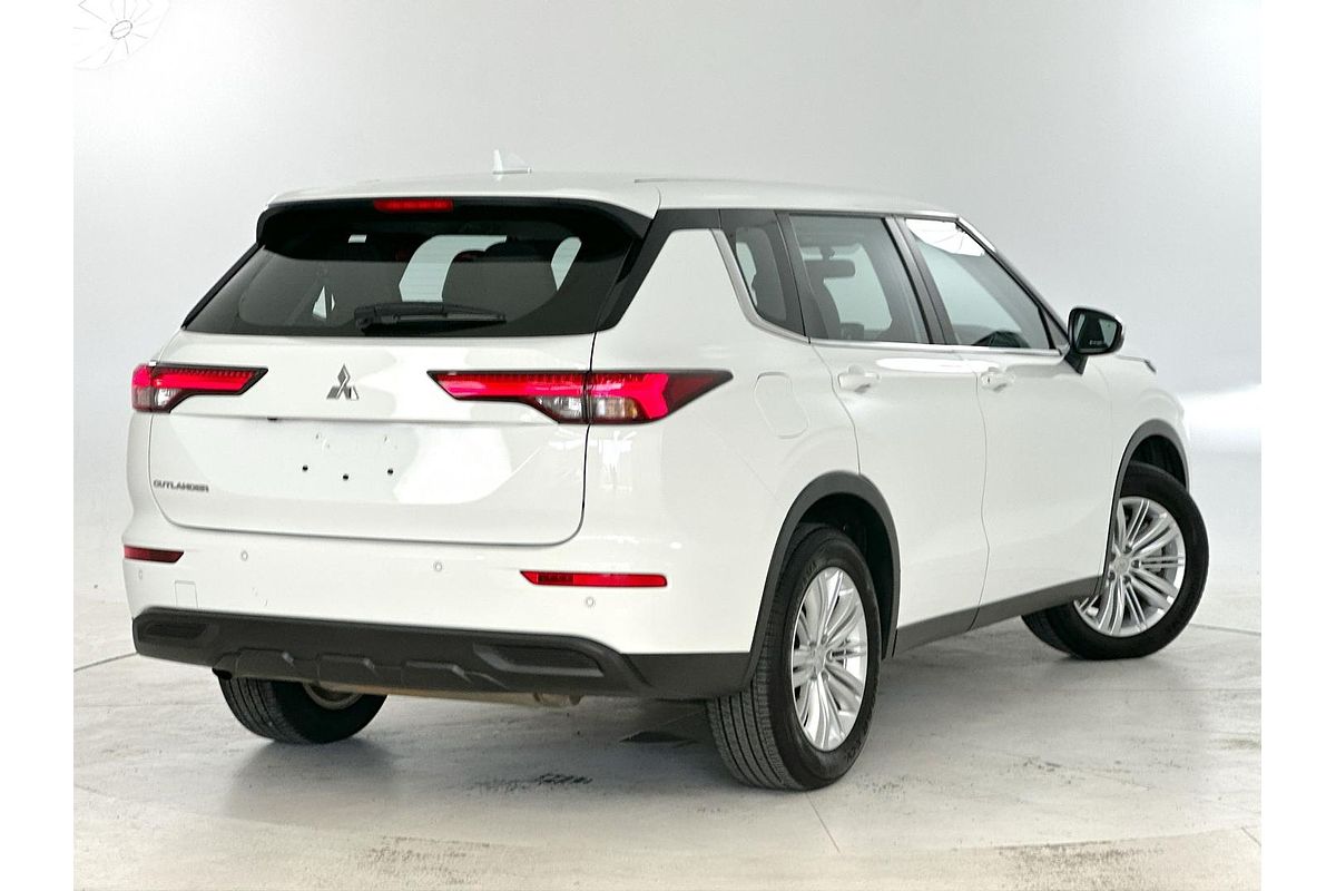 2024 Mitsubishi Outlander ES ZM