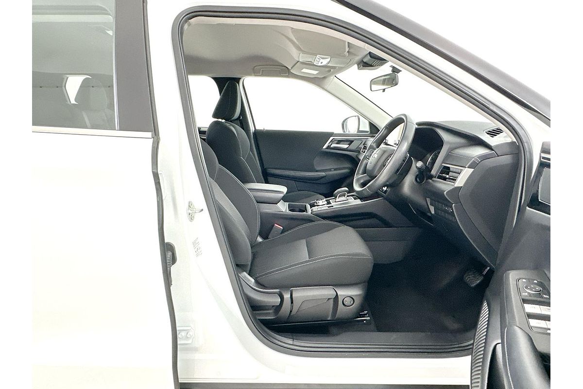 2024 Mitsubishi Outlander ES ZM