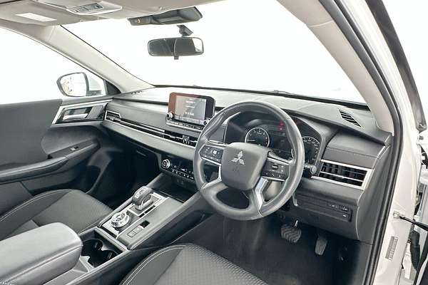 2024 Mitsubishi Outlander ES ZM