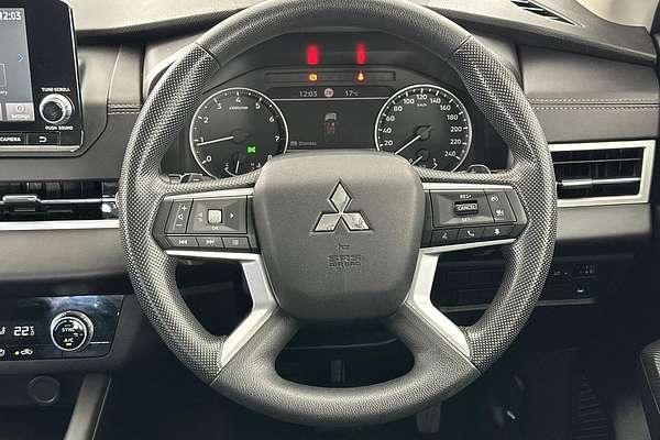 2024 Mitsubishi Outlander ES ZM