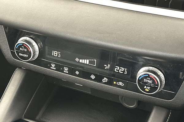 2024 Mitsubishi Outlander ES ZM