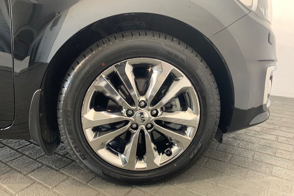 2017 Kia Carnival Platinum YP