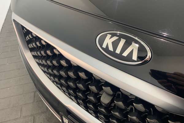 2017 Kia Carnival Platinum YP