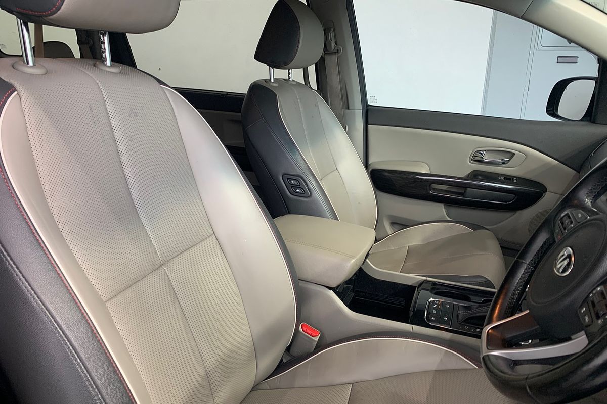 2017 Kia Carnival Platinum YP