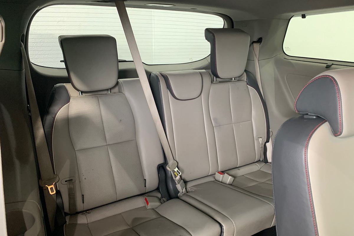 2017 Kia Carnival Platinum YP