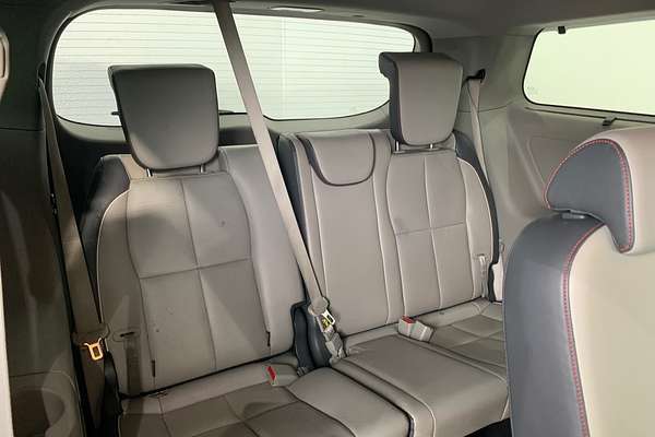 2017 Kia Carnival Platinum YP