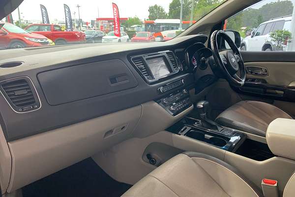 2017 Kia Carnival Platinum YP