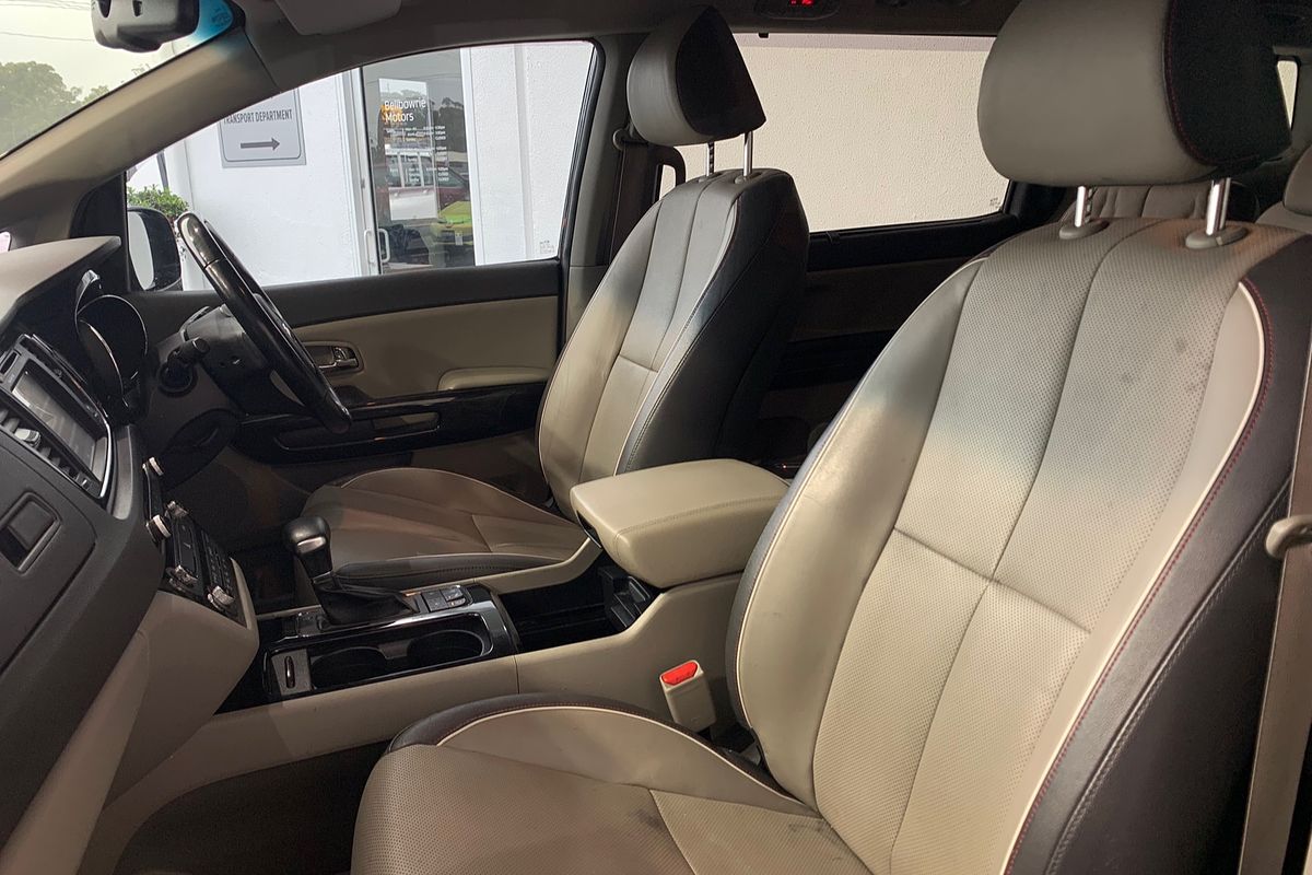 2017 Kia Carnival Platinum YP