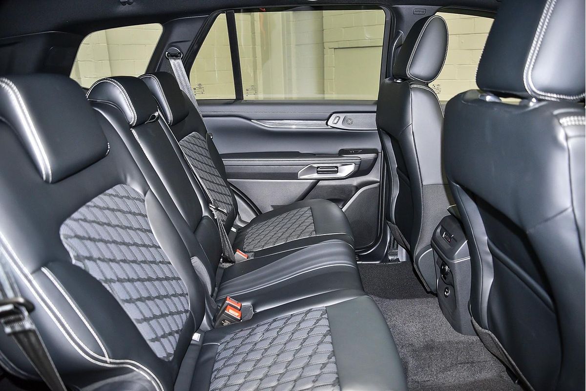 2024 Ford Everest Platinum