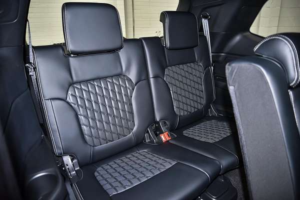2024 Ford Everest Platinum