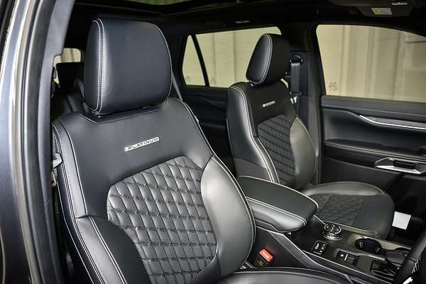 2024 Ford Everest Platinum