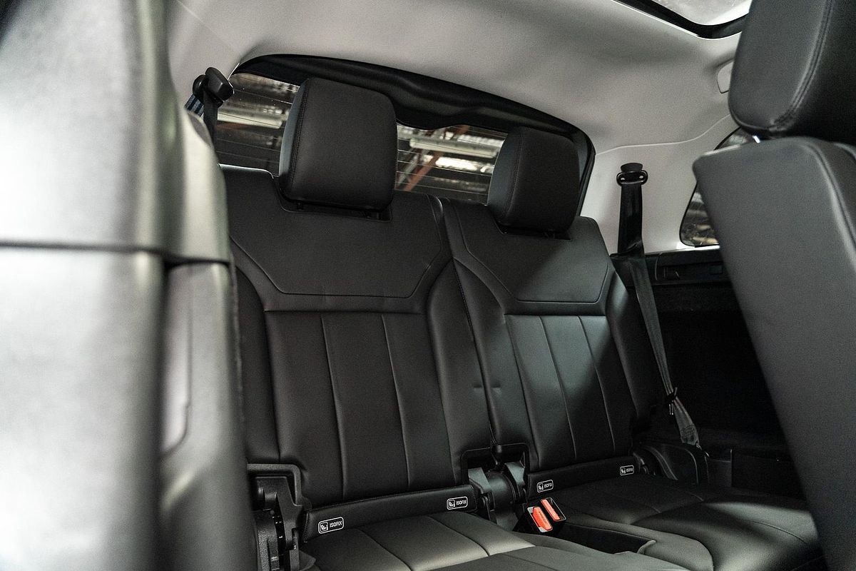 2019 Land Rover Discovery SD4 SE Series 5