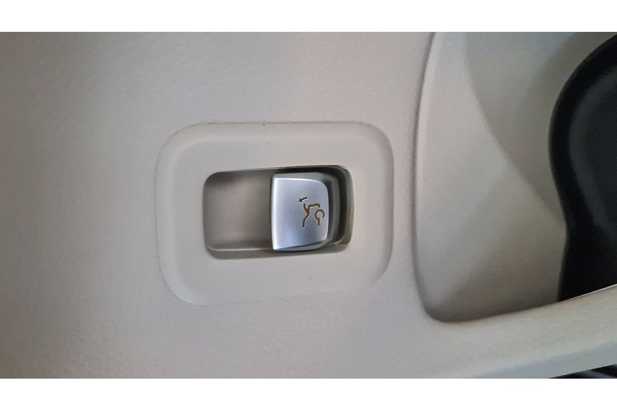 2014 Mercedes-Benz C-Class C200 W205