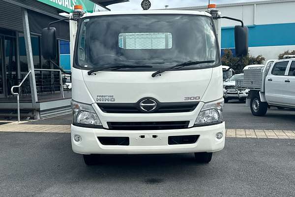 2012 Hino 300 Series 617 Medium 4x2