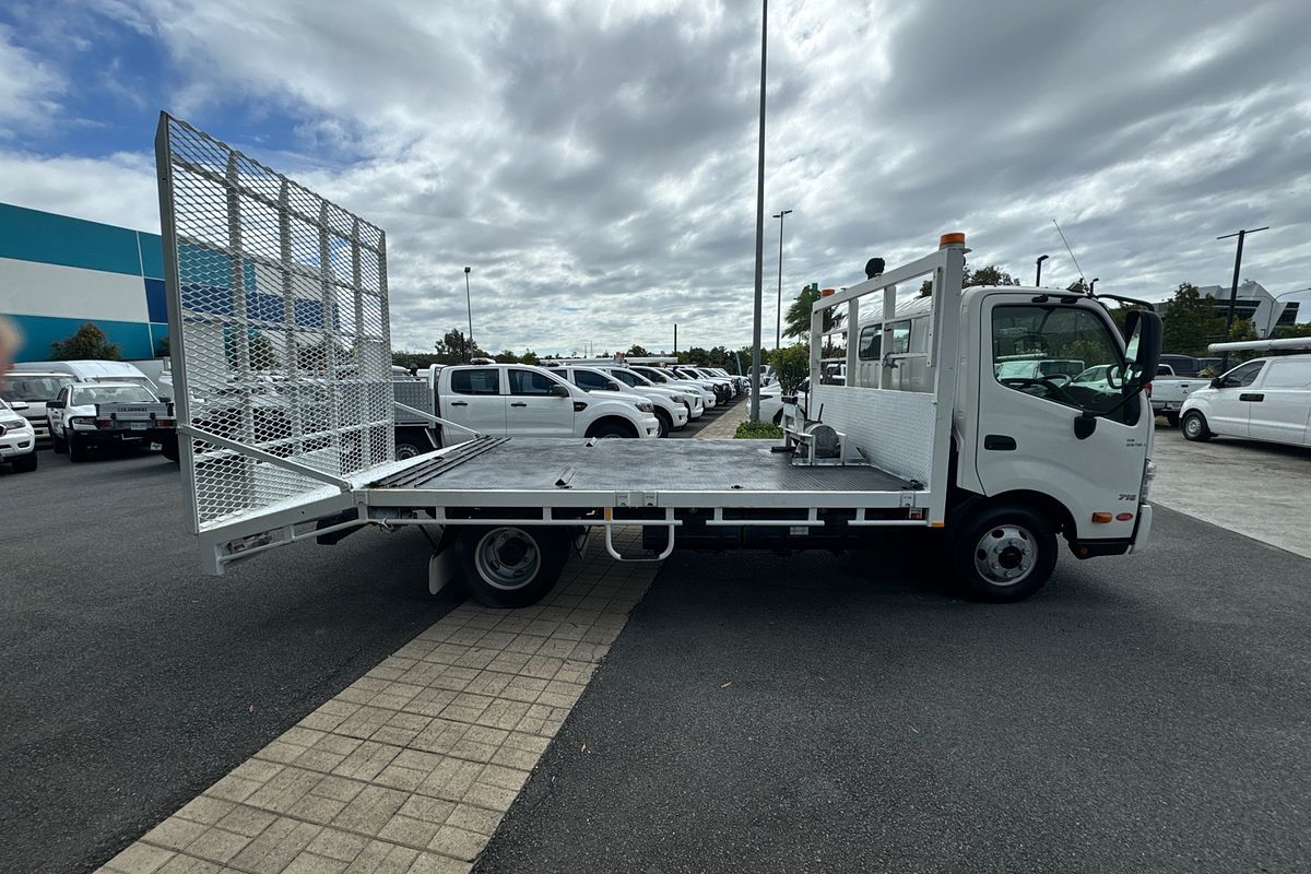 2012 Hino 300 Series 617 Medium 4x2