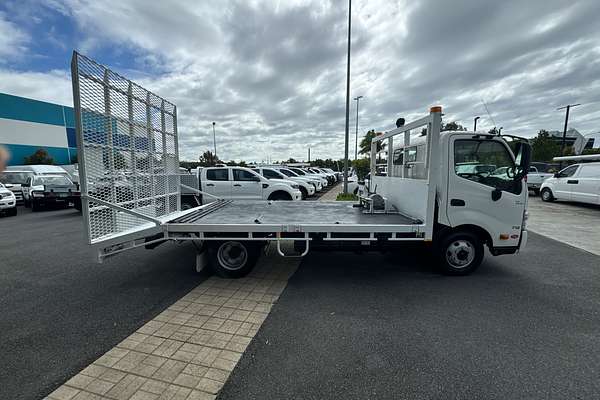 2012 Hino 300 Series 617 Medium 4x2