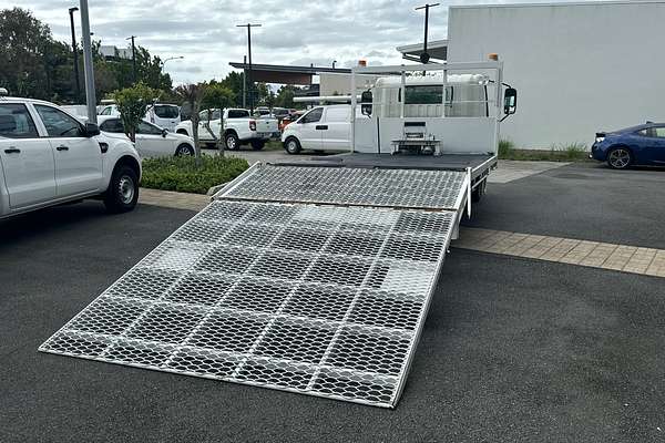 2012 Hino 300 Series 617 Medium 4x2