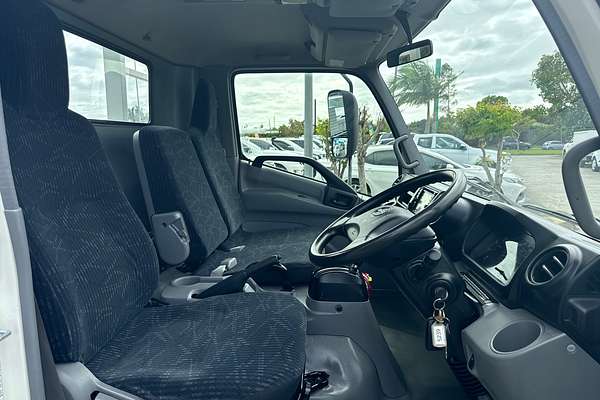 2012 Hino 300 Series 617 Medium 4x2