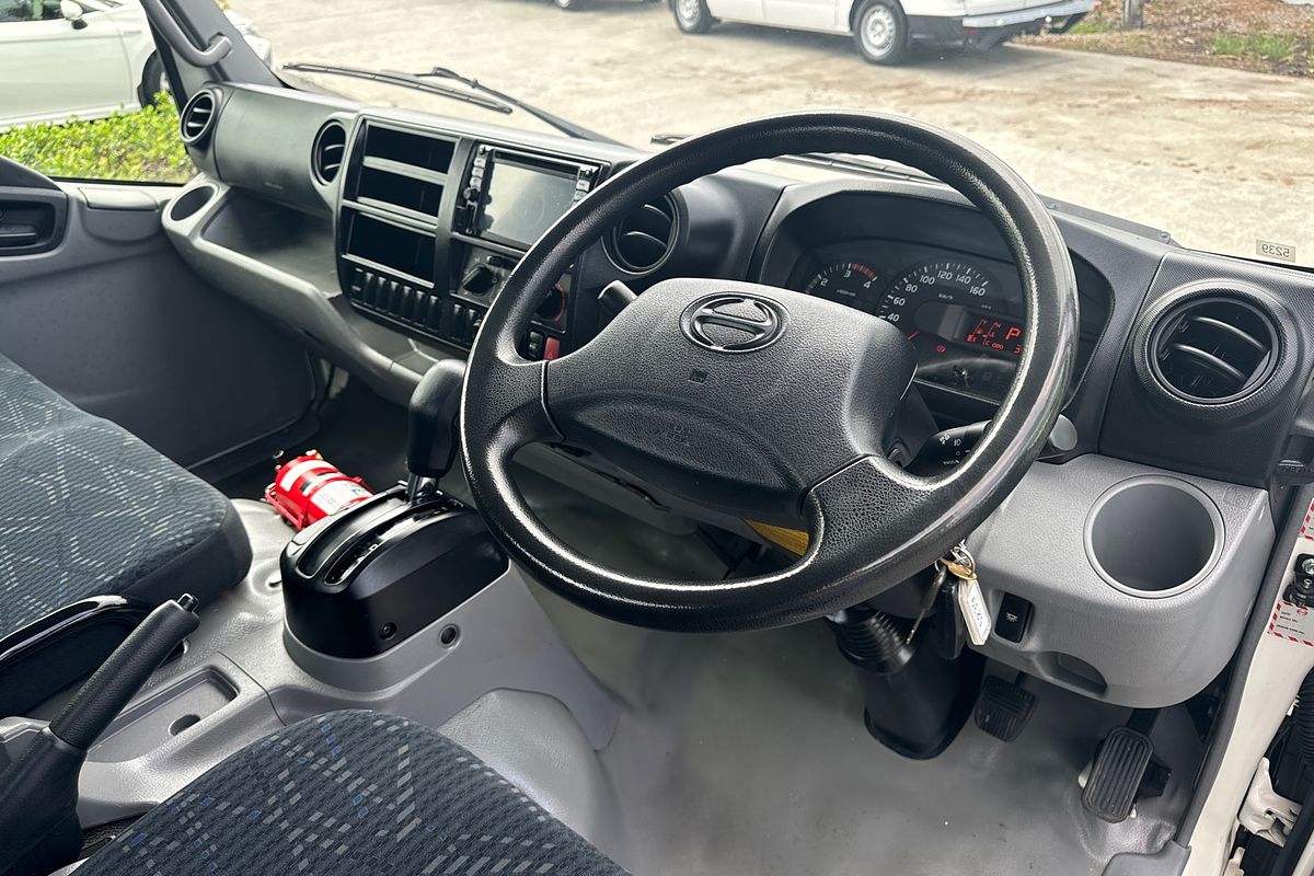 2012 Hino 300 Series 617 Medium 4x2
