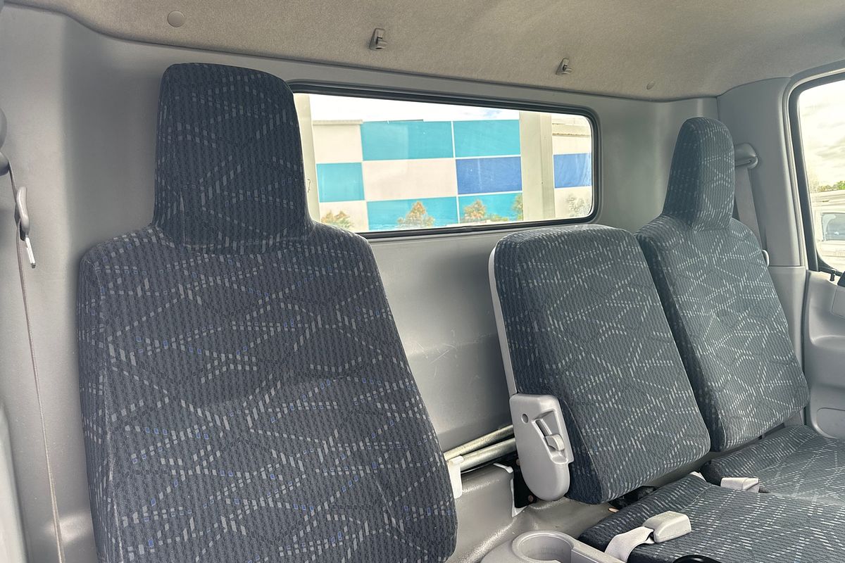2012 Hino 300 Series 617 Medium 4x2