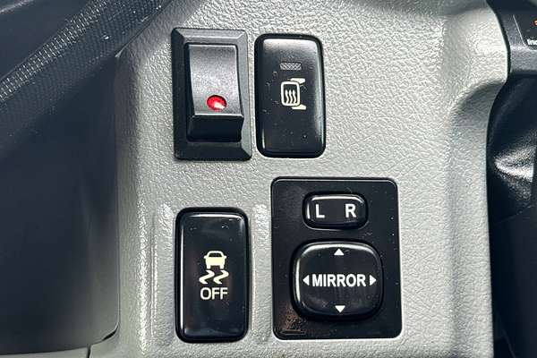 2012 Hino 300 Series 617 Medium 4x2
