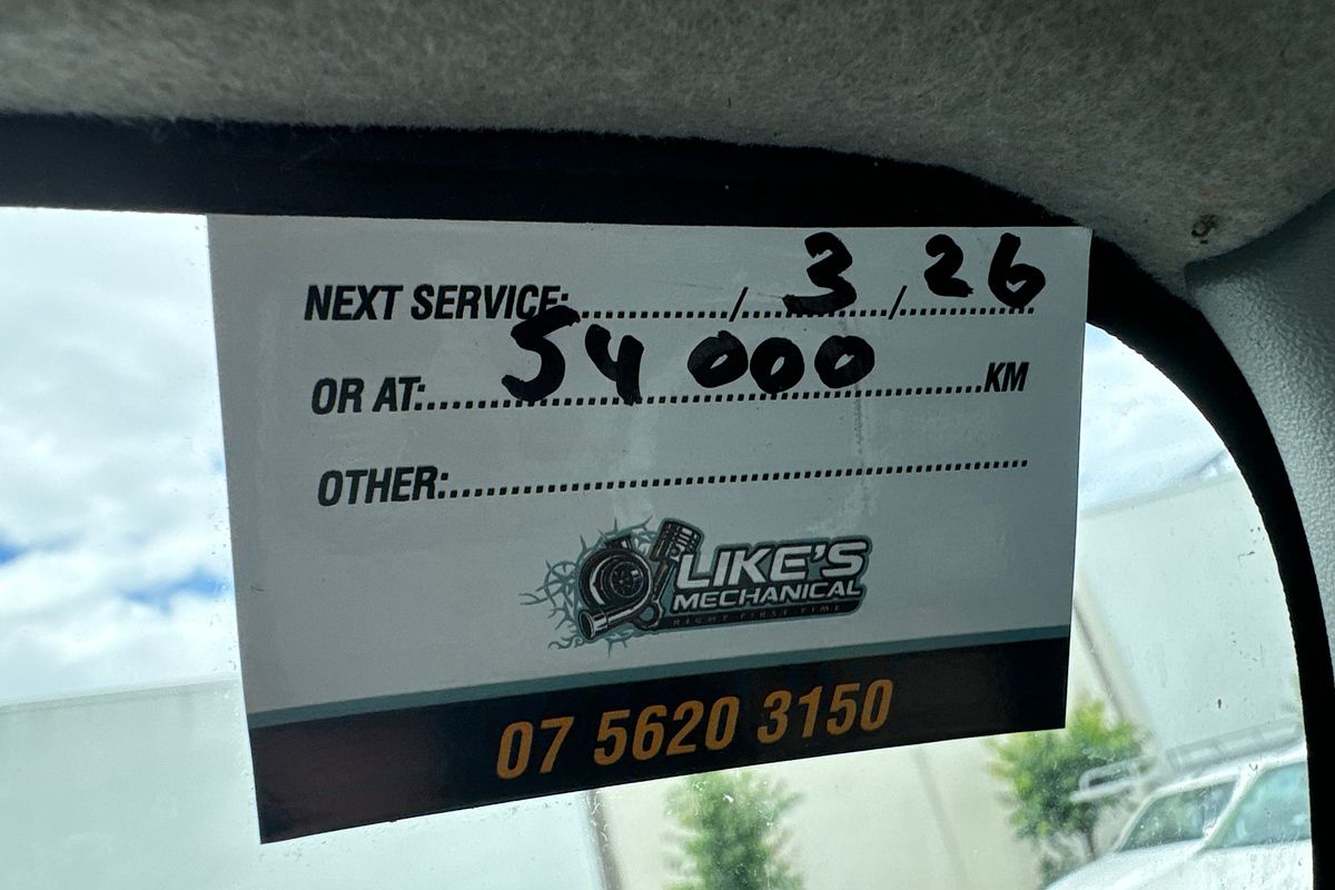 2012 Hino 300 Series 617 Medium 4x2