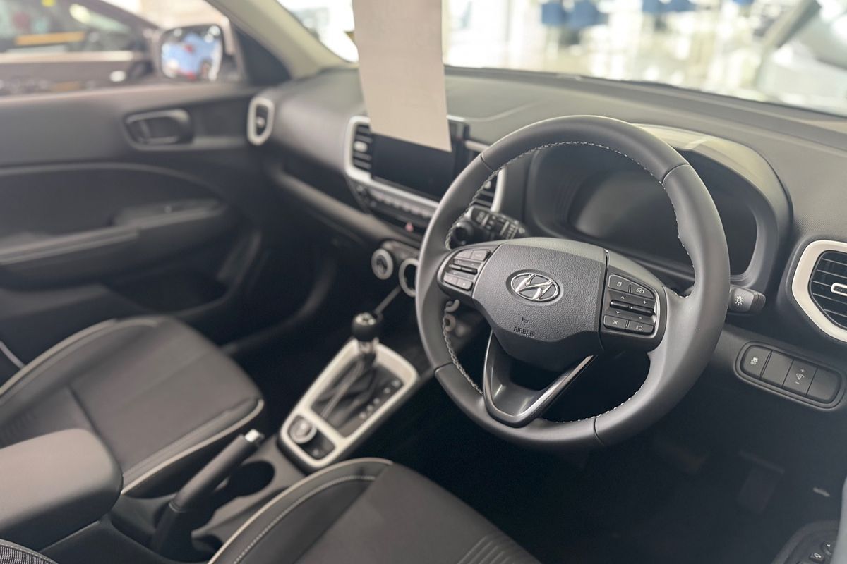 2024 Hyundai Venue Elite QX.V5