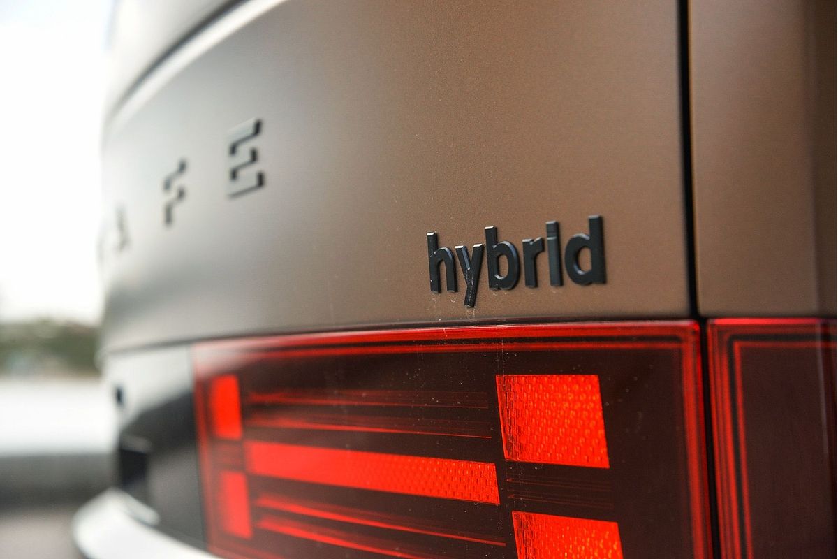 2025 Hyundai Santa Fe Hybrid Calligraphy MX5.V1
