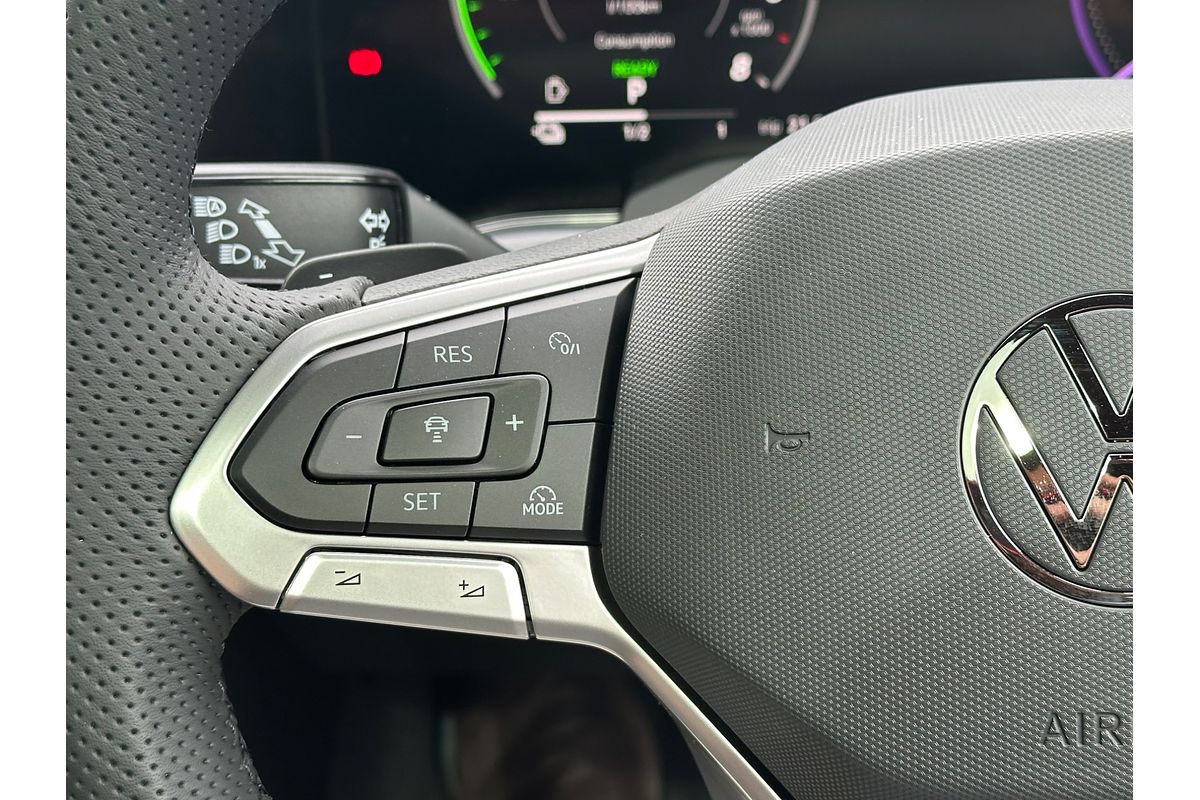 2025 Volkswagen Touareg R RC