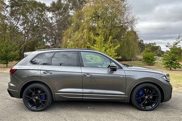 2025 Volkswagen Touareg R RC